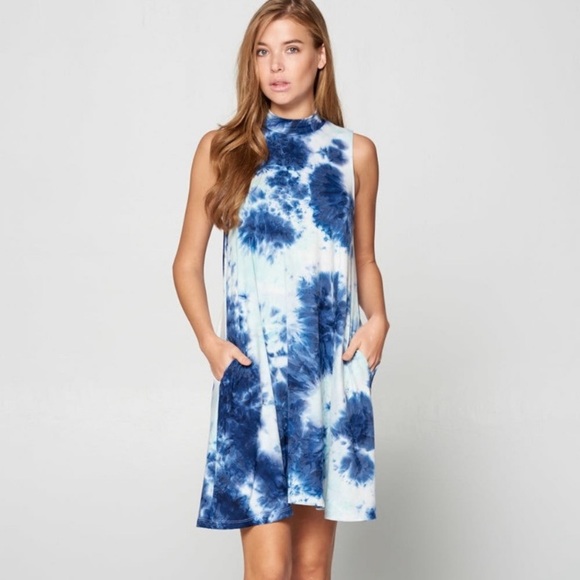 ❌SOLD OUT❌💙TIE DYE DRESS WITH HINTS OF MINT GREEN - Picture 2 of 5